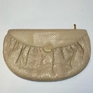 Vintage Righini Made in Rome, Italy Elegant Beige Clutch